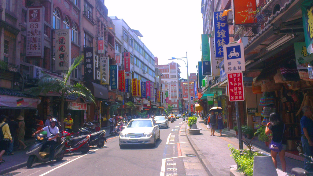 Old Street before the crowds