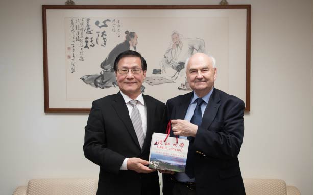 Dr. Huan-Chao Keh & Dr. Janusz Kacprzyk