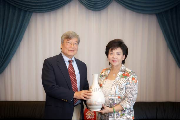 Dr. Flora Chang & Dr. Philip Li-Fan Liu