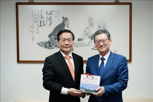 Dr. Huan-Chao Keh & Dr. Yong Jin Kim